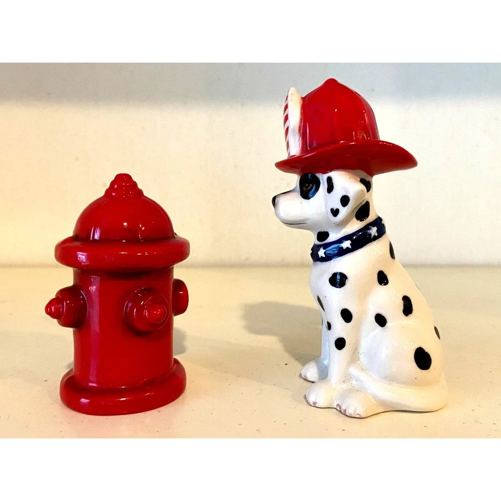 Mwah Salt‎ & Pepper Shaker Dalmation Dog Fire Hydrant Fire Fighter Magnetic